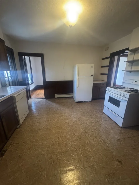 2 bed, 1 bath apartment for rent at 85 Chestnut St Unit 2, Brookline — photo 7 of 11