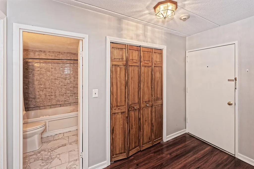 1 bed, 1 bath apartment for rent at 85 Commons Dr Unit 408, Shrewsbury — photo 5 of 29