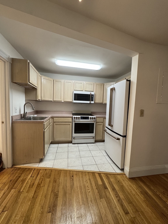 2 bed, 1 bath apartment for rent at 85 E Brookline St Unit 1, South End — photo 7 of 23