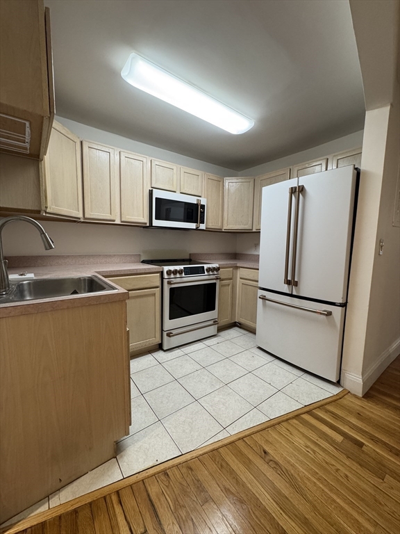 2 bed, 1 bath apartment for rent at 85 E Brookline St Unit 1, South End — photo 8 of 23