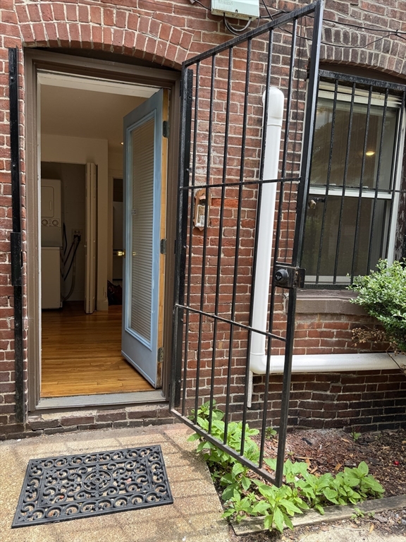 2 bed, 1 bath apartment for rent at 85 E Brookline St Unit 1, South End — photo 20 of 23