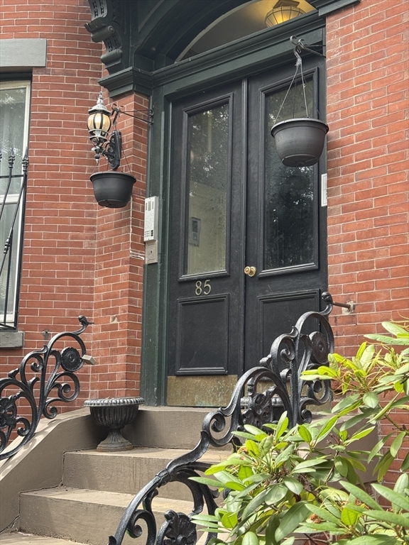 2 bed, 1 bath apartment for rent at 85 E Brookline St Unit 1, South End