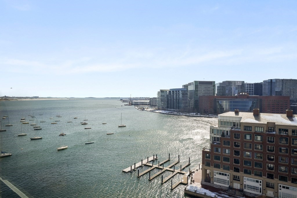 1 bed, 1 bath apartment for rent at 85 East India Row Unit 12D, Waterfront — photo 23 of 26