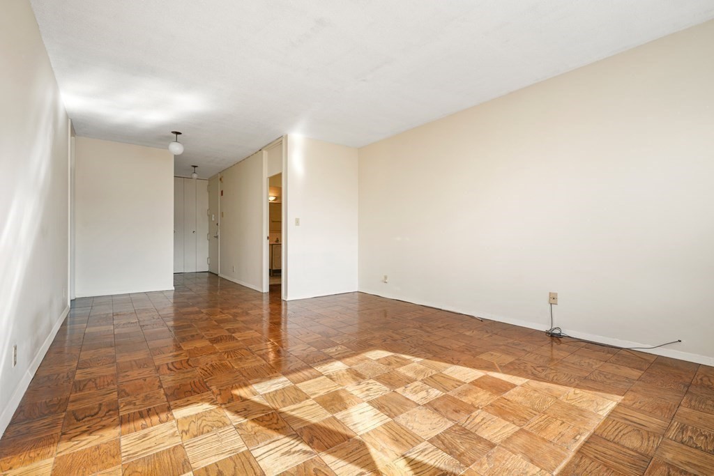 1 bed, 1 bath apartment for rent at 85 East India Row Unit 12D, Waterfront — photo 6 of 26
