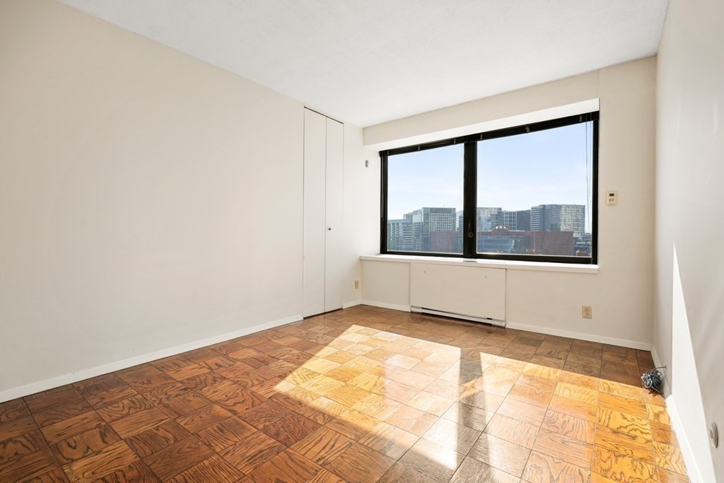 1 bed, 1 bath apartment for rent at 85 East India Row Unit 12D, Waterfront — photo 8 of 26