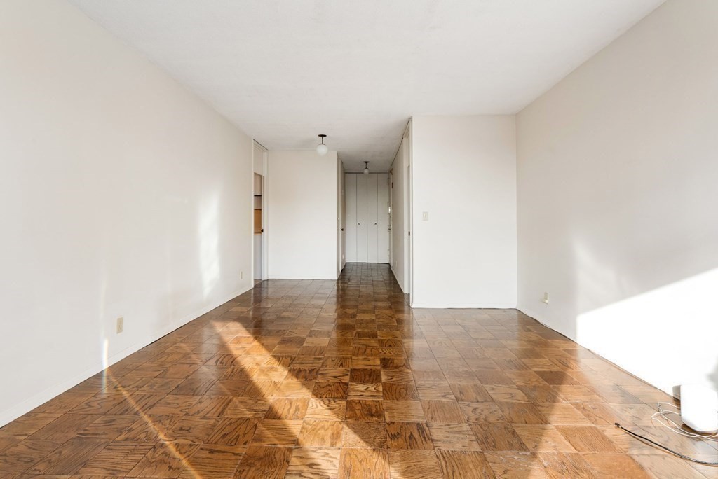 1 bed, 1 bath apartment for rent at 85 East India Row Unit 12D, Waterfront — photo 15 of 26