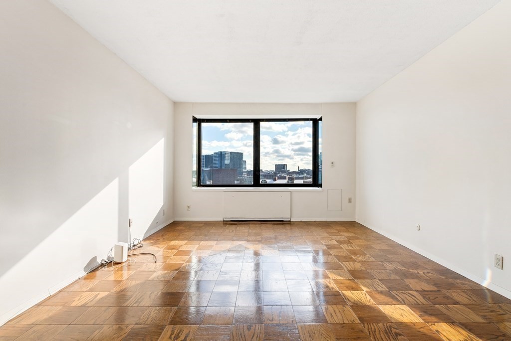 1 bed, 1 bath apartment for rent at 85 East India Row Unit 12D, Waterfront — photo 17 of 26