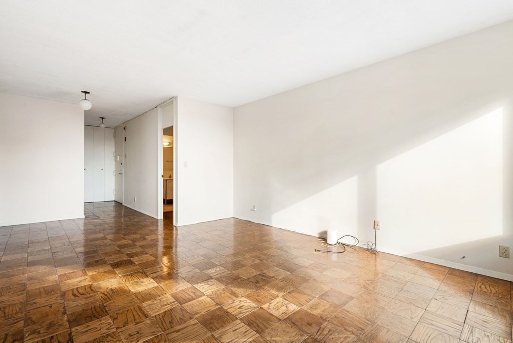 1 bed, 1 bath apartment for rent at 85 East India Row Unit 12D, Waterfront — photo 16 of 26