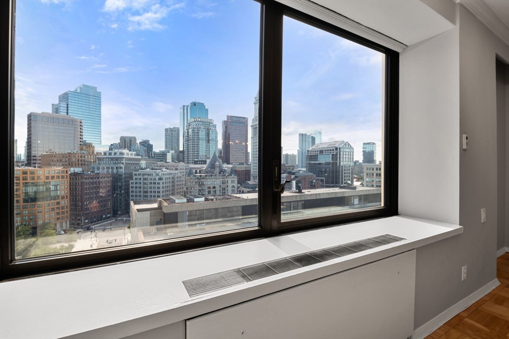 2 bed, 1 bath apartment for rent at 85 East India Row Unit 14G, Waterfront — photo 1 of 28