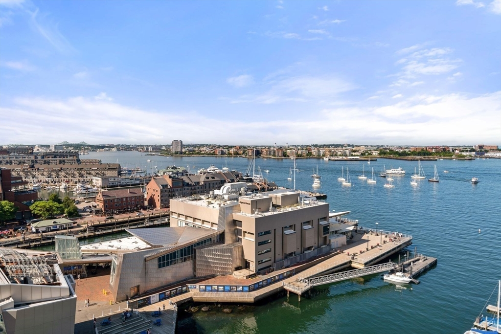 2 bed, 1 bath apartment for rent at 85 East India Row Unit 14G, Waterfront — photo 20 of 28