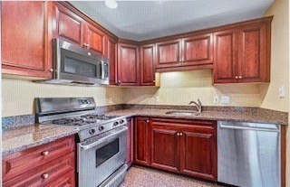 2 bed, 2 bath apartment for rent at 85 East India Row Unit 18G, Waterfront — photo 2 of 19