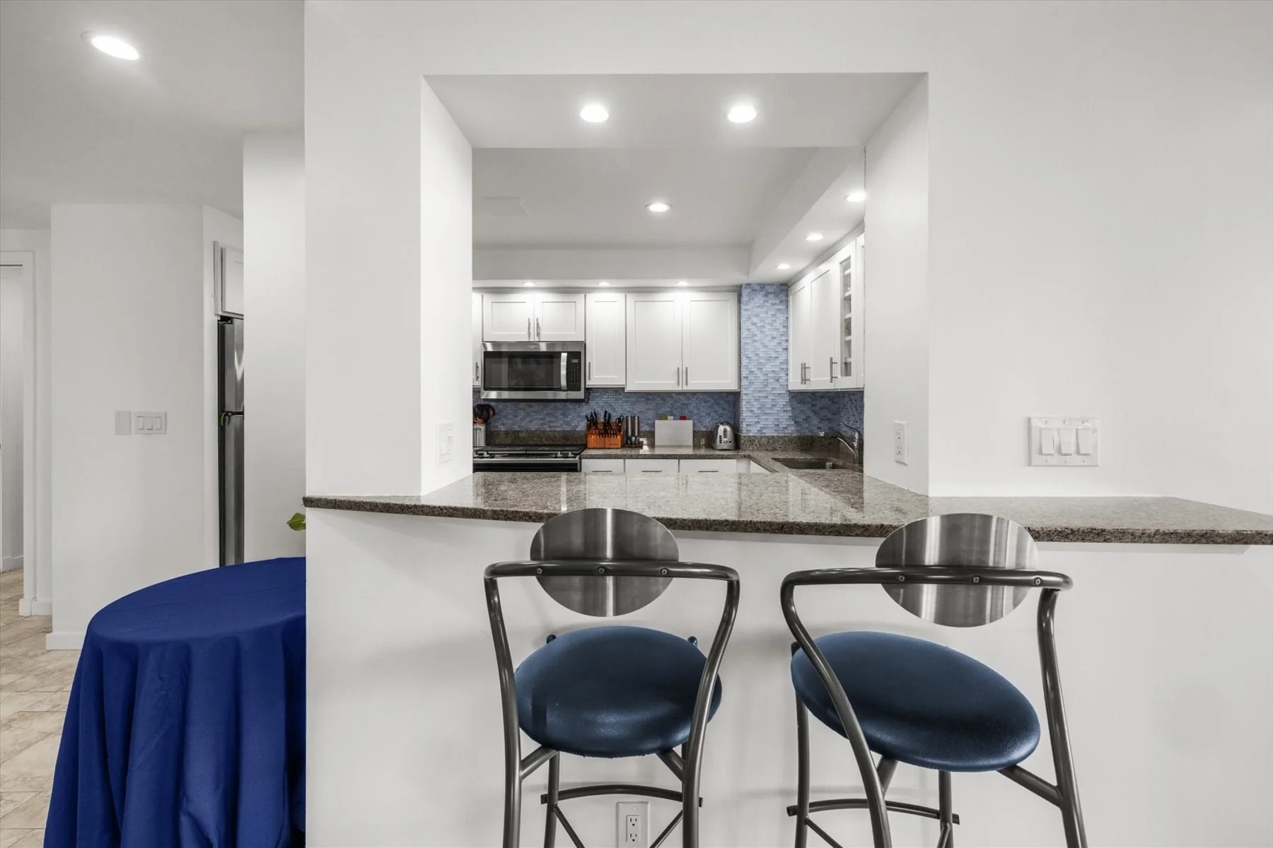 3 bed, 2 bath apartment for rent at 85 E India Row Unit 22F, Boston Downtown — photo 4 of 32