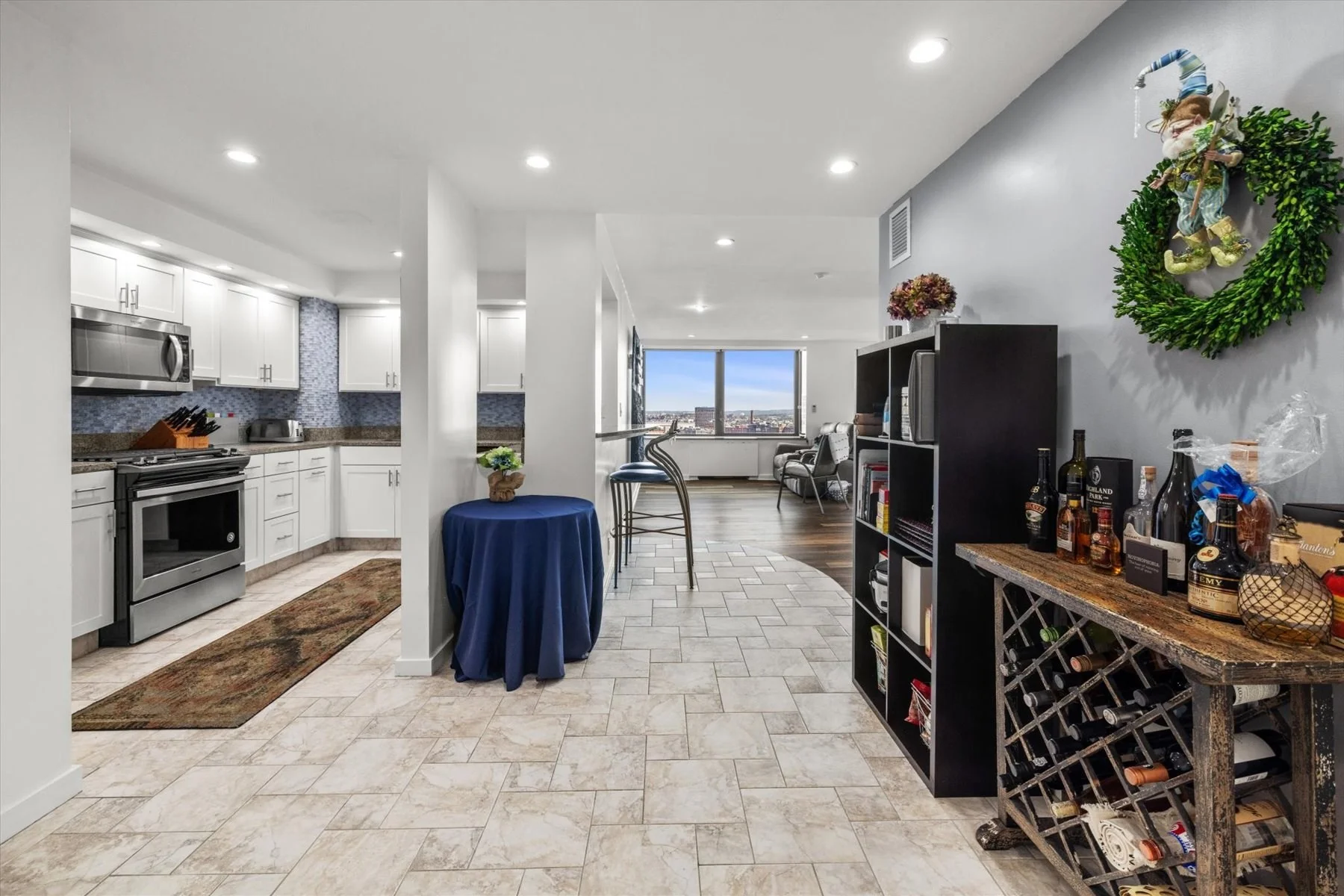 3 bed, 2 bath apartment for rent at 85 E India Row Unit 22F, Boston Downtown — photo 2 of 32