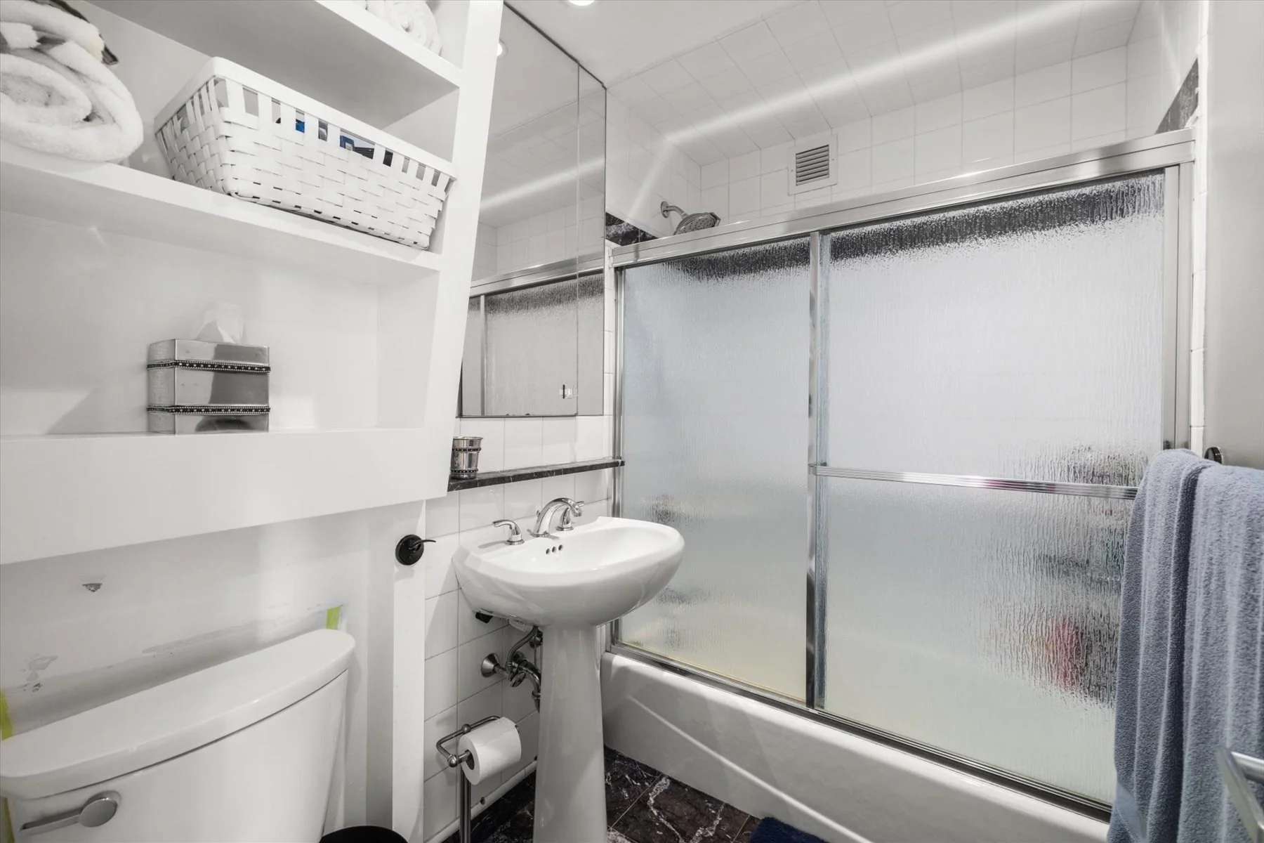 3 bed, 2 bath apartment for rent at 85 E India Row Unit 22F, Boston Downtown — photo 15 of 32