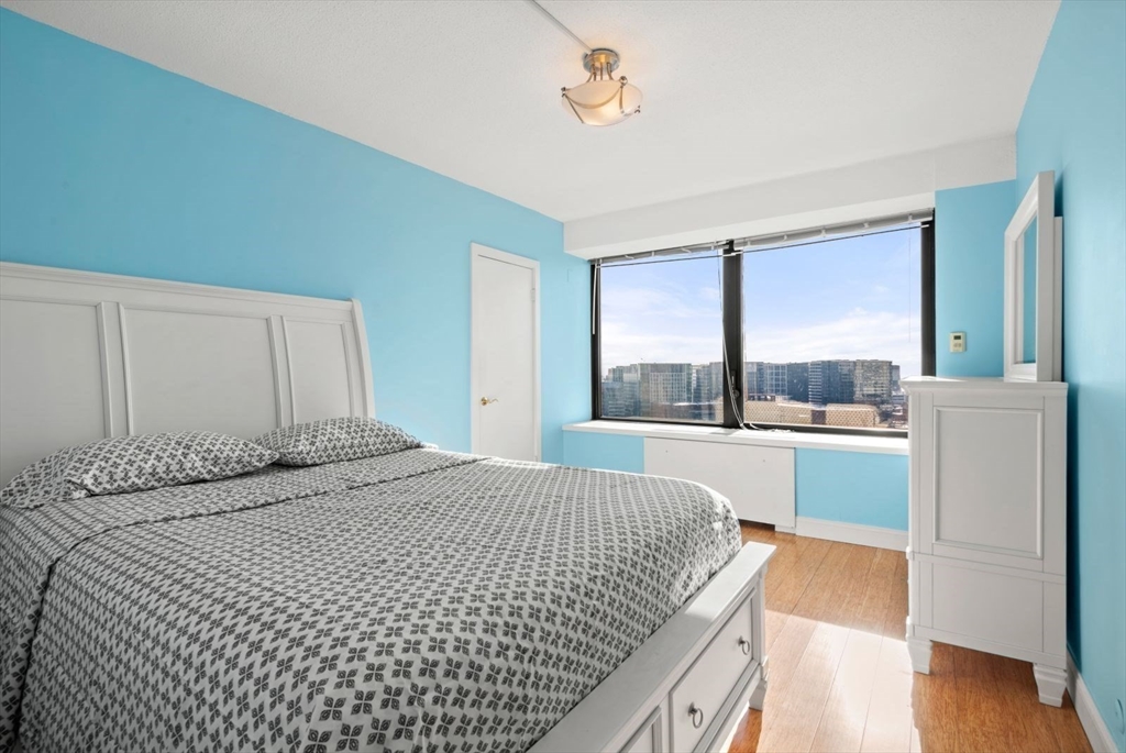 1 bed, 1 bath apartment for rent at 85 East India Row Unit 25D, Waterfront — photo 11 of 22