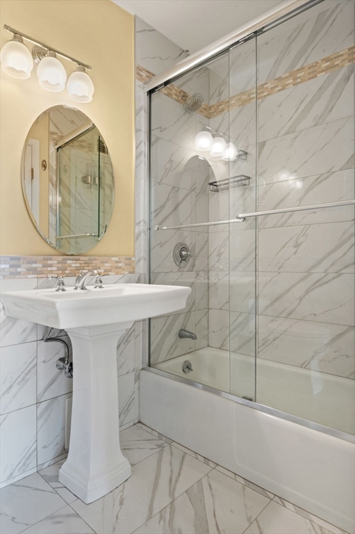 1 bed, 1 bath apartment for rent at 85 East India Row Unit 25D, Waterfront — photo 13 of 22