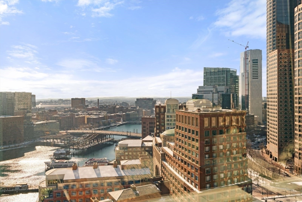 1 bed, 1 bath apartment for rent at 85 East India Row Unit 25D, Waterfront — photo 8 of 22