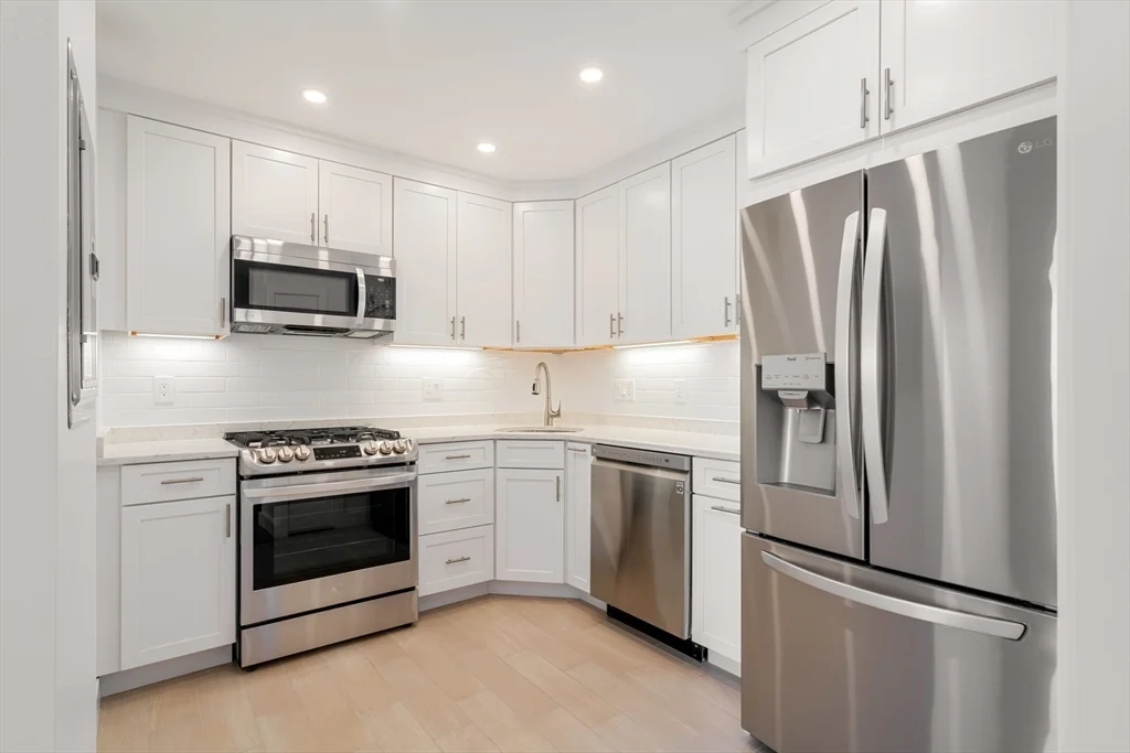 1 bed, 1 bath apartment for rent at 85 East India Row Unit 34D, Boston Downtown — photo 5 of 10