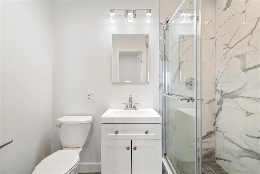 1 bed, 1 bath apartment for rent at 85 East India Row Unit 34D, Boston Downtown — photo 6 of 10