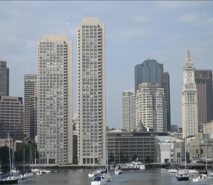 2 bed, 1 bath apartment for rent at 85 East India Row Unit 36G, Waterfront — photo 28 of 30
