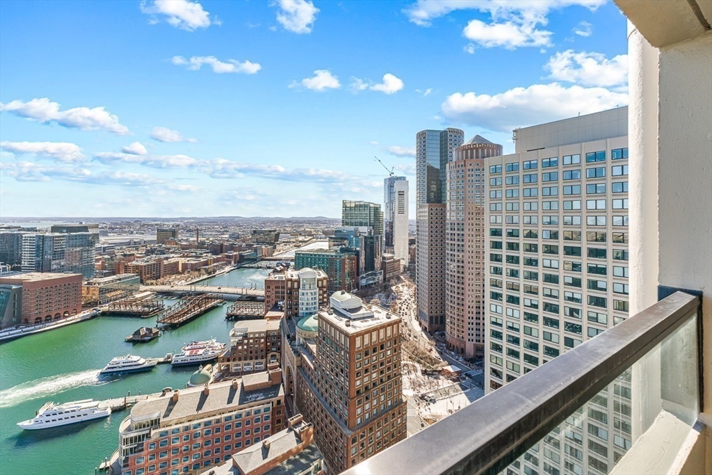 4 bed, 3 bath apartment for rent at 85 East India Row Unit 37ABC, Waterfront — photo 15 of 33