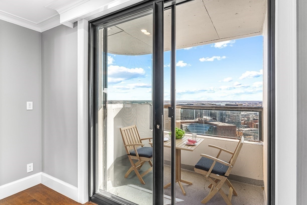 4 bed, 3 bath apartment for rent at 85 East India Row Unit 37ABC, Waterfront — photo 12 of 33