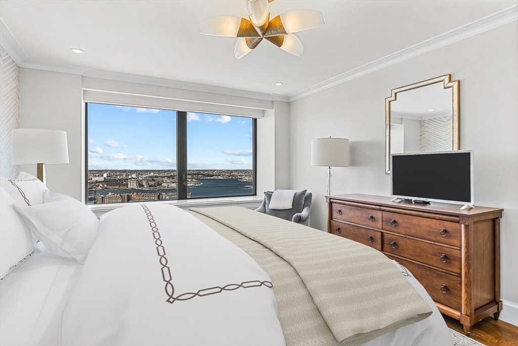 4 bed, 3 bath apartment for rent at 85 East India Row Unit 37ABC, Waterfront — photo 18 of 33