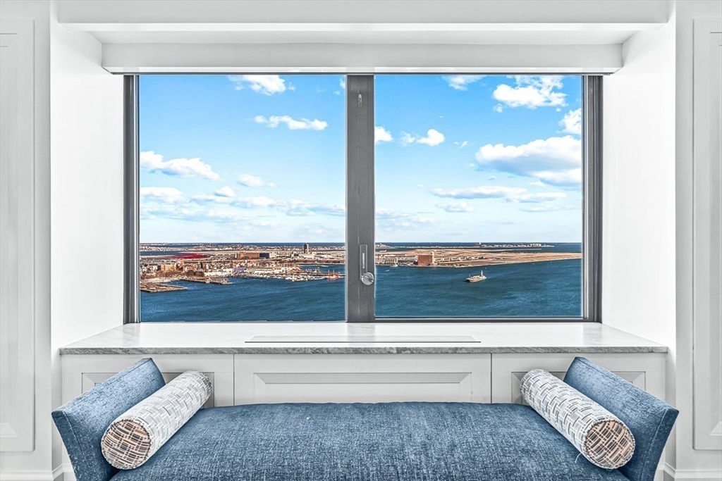 4 bed, 3 bath apartment for rent at 85 East India Row Unit 37ABC, Waterfront — photo 11 of 33