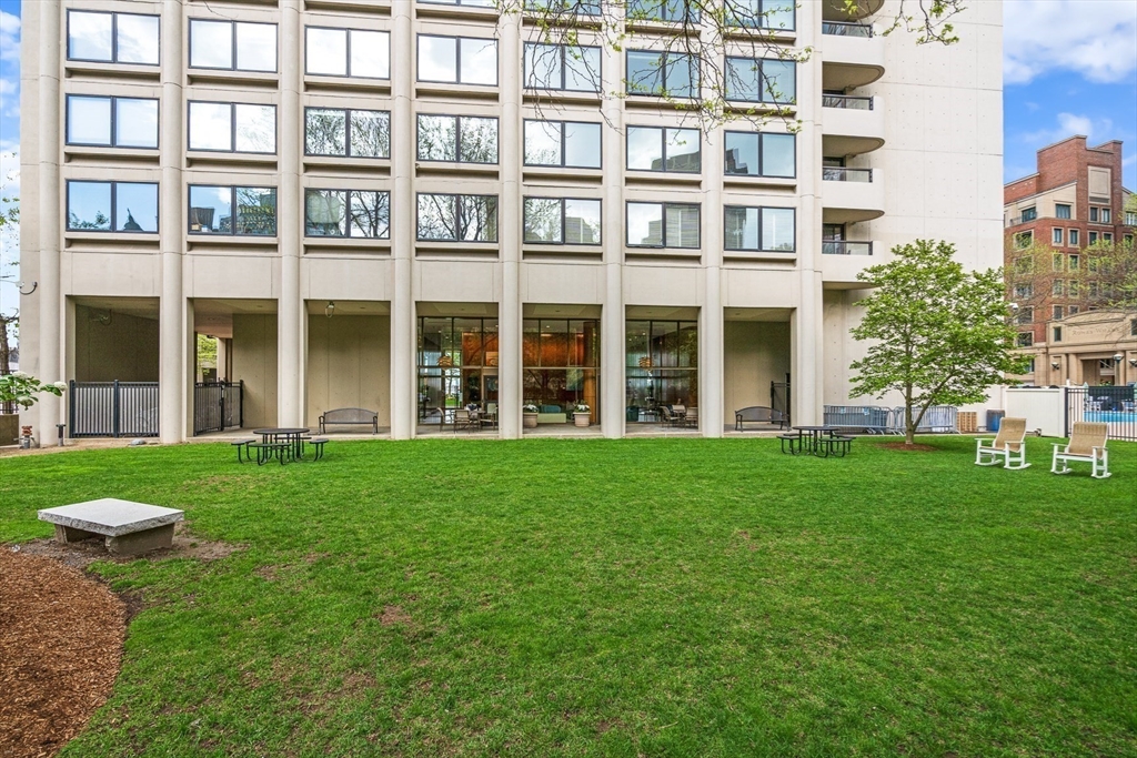4 bed, 3 bath apartment for rent at 85 East India Row Unit 37ABC, Waterfront — photo 31 of 33