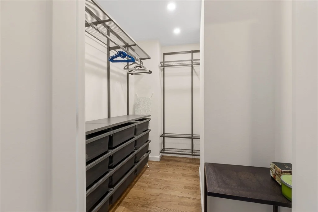1 bed, 1 bath apartment for rent at 85 East India Row Unit 38H, Waterfront — photo 11 of 15