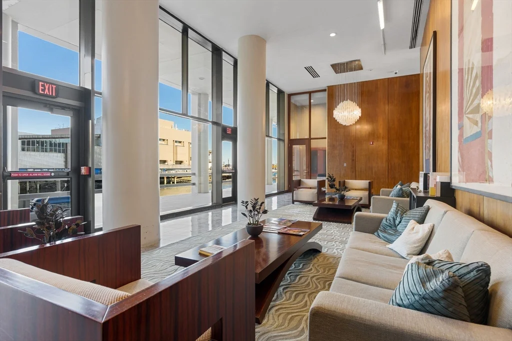 1 bed, 1 bath apartment for rent at 85 East India Row Unit 38H, Waterfront — photo 12 of 15