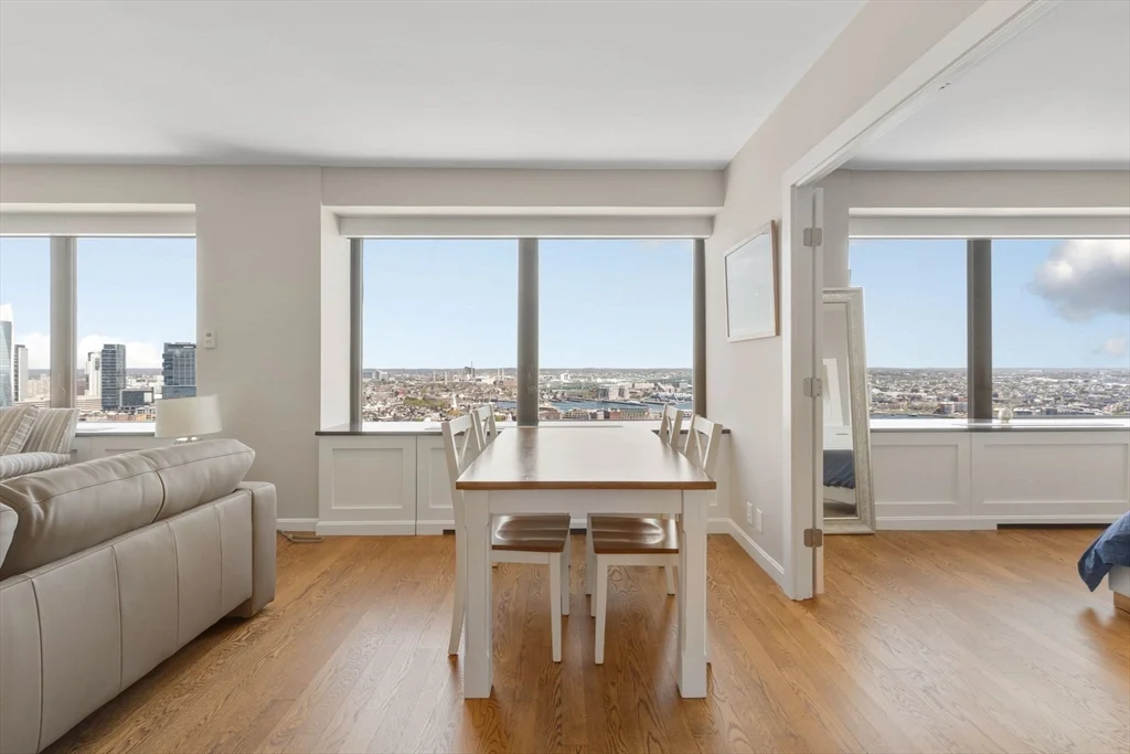 1 bed, 1 bath apartment for rent at 85 East India Row Unit 38H, Waterfront — photo 2 of 15