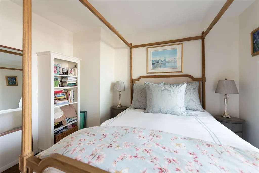 2 bed, 1 bath apartment for rent at 85 East India Row Unit 3G, Waterfront — photo 17 of 26