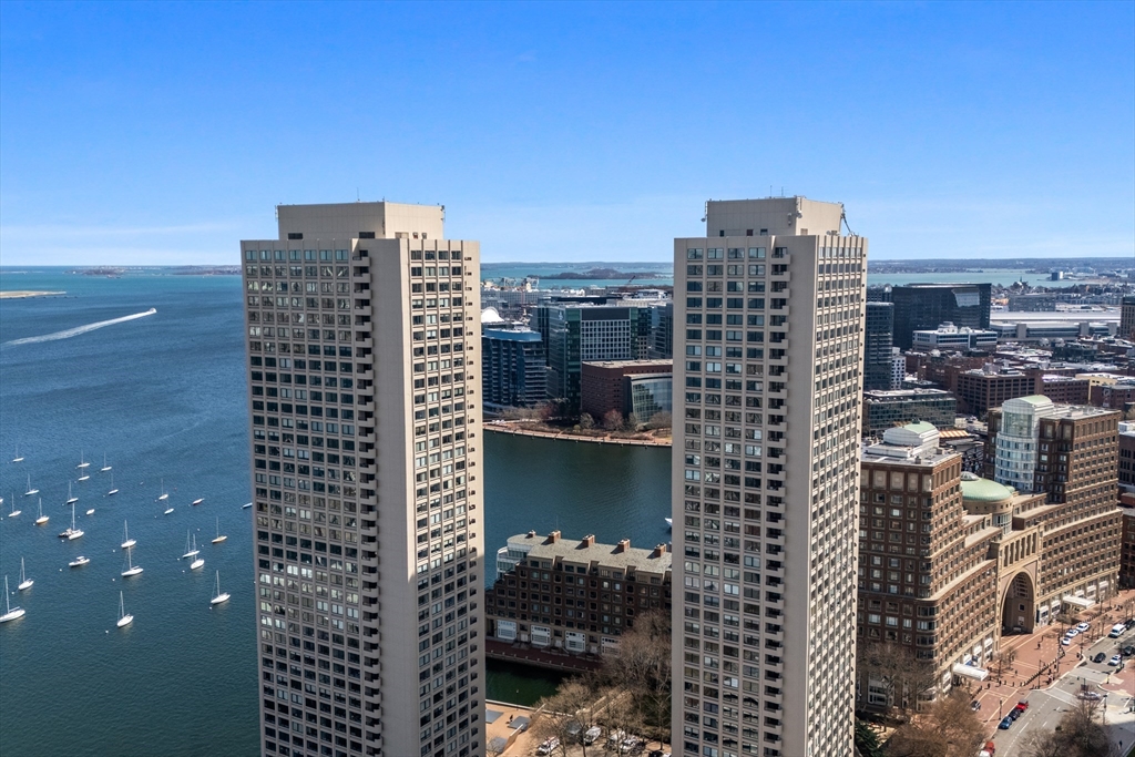 2 bed, 1 bath apartment for rent at 85 East India Row Unit 4G, Waterfront — photo 4 of 28