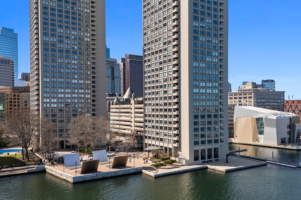 2 bed, 1 bath apartment for rent at 85 East India Row Unit 4G, Waterfront — photo 27 of 28