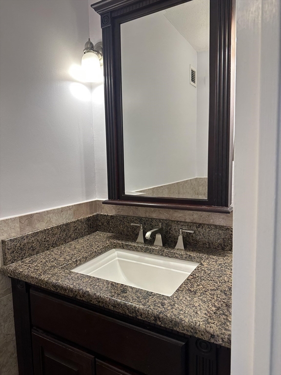 2 bed, 1 bath apartment for rent at 85 East India Row Unit 8G, Waterfront — photo 16 of 25