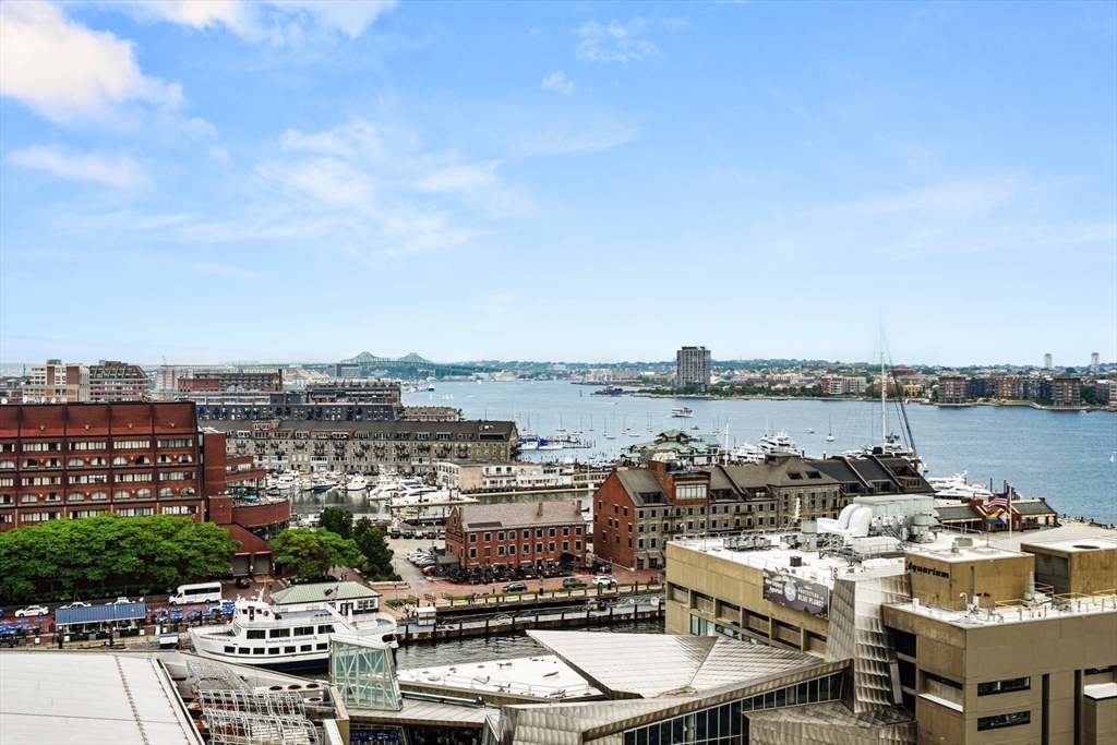 2 bed, 1 bath apartment for rent at 85 East India Row Unit 8G, Waterfront — photo 1 of 25