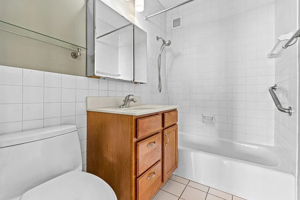 1 bed, 1 bath apartment for rent at 85 East India Row Unit 10H, Boston Downtown — photo 11 of 19