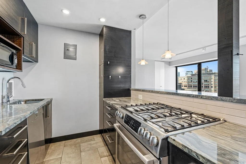 1 bed, 1 bath apartment for rent at 85 East India Row Unit 10H, Boston Downtown — photo 5 of 19