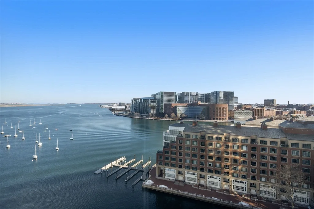 1 bed, 1 bath apartment for rent at 85 East India Row Unit 15E, Boston Downtown — photo 4 of 25