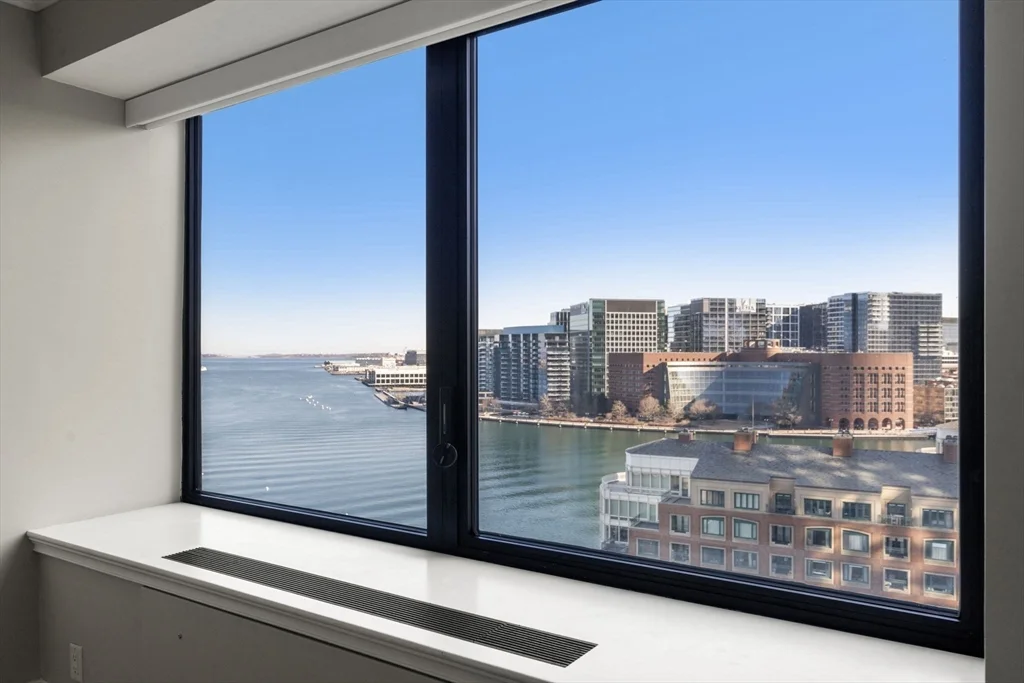 1 bed, 1 bath apartment for rent at 85 East India Row Unit 15E, Boston Downtown — photo 9 of 25