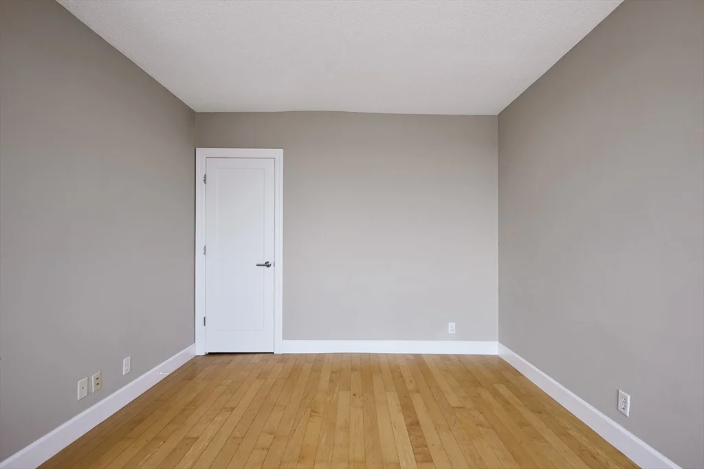 1 bed, 1 bath apartment for rent at 85 East India Row Unit 28D, Waterfront — photo 11 of 19
