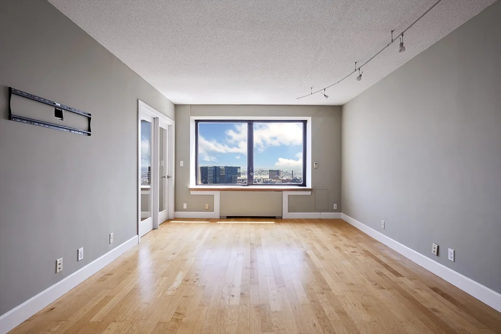 1 bed, 1 bath apartment for rent at 85 East India Row Unit 28D, Waterfront — photo 4 of 19