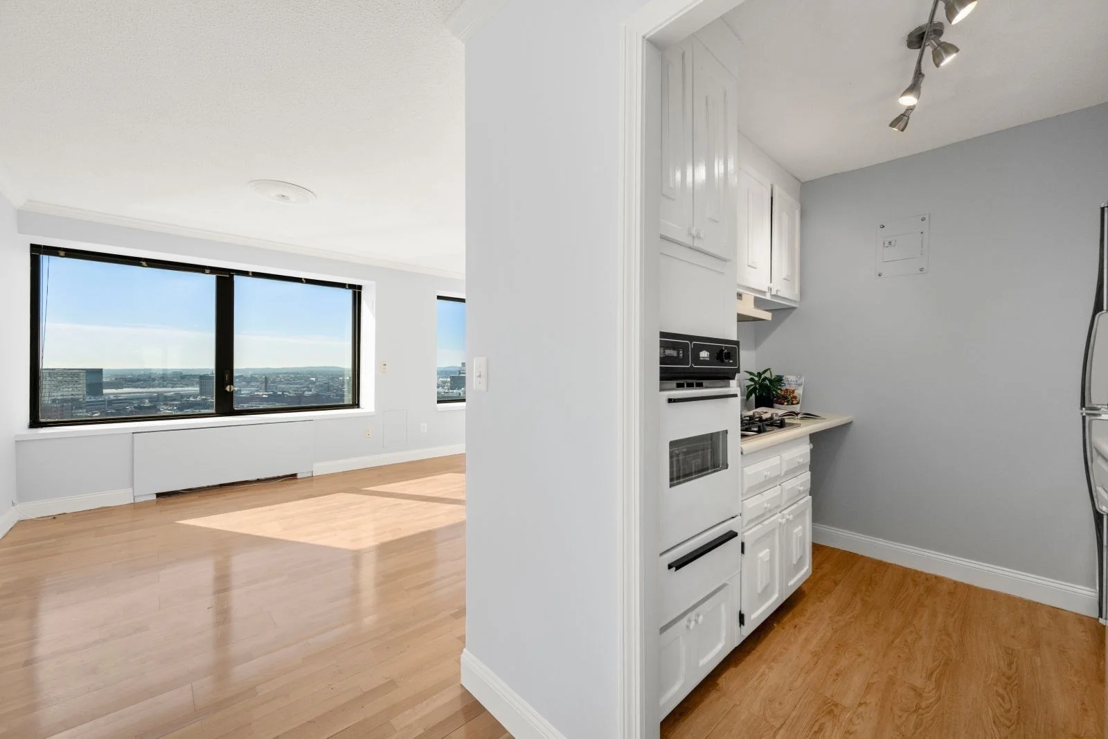 1 bed, 1 bath apartment for rent at 85 East India Row Unit 30E, Boston Downtown — photo 7 of 14