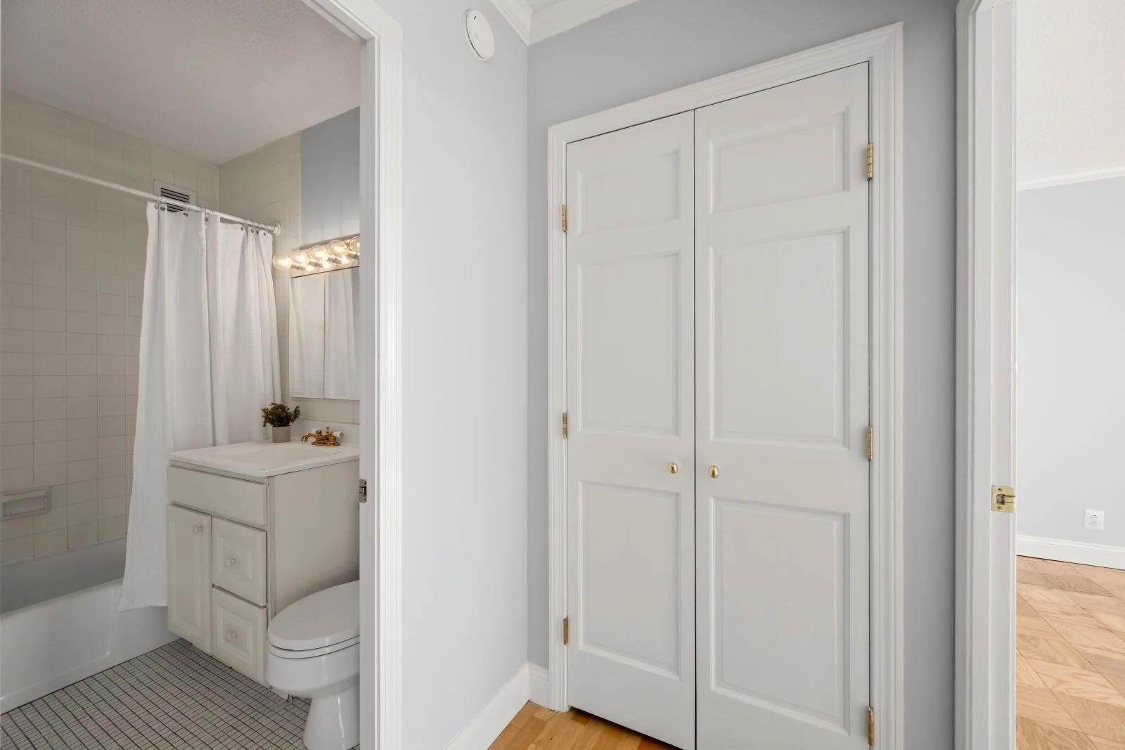 1 bed, 1 bath apartment for rent at 85 East India Row Unit 30E, Boston Downtown — photo 10 of 14
