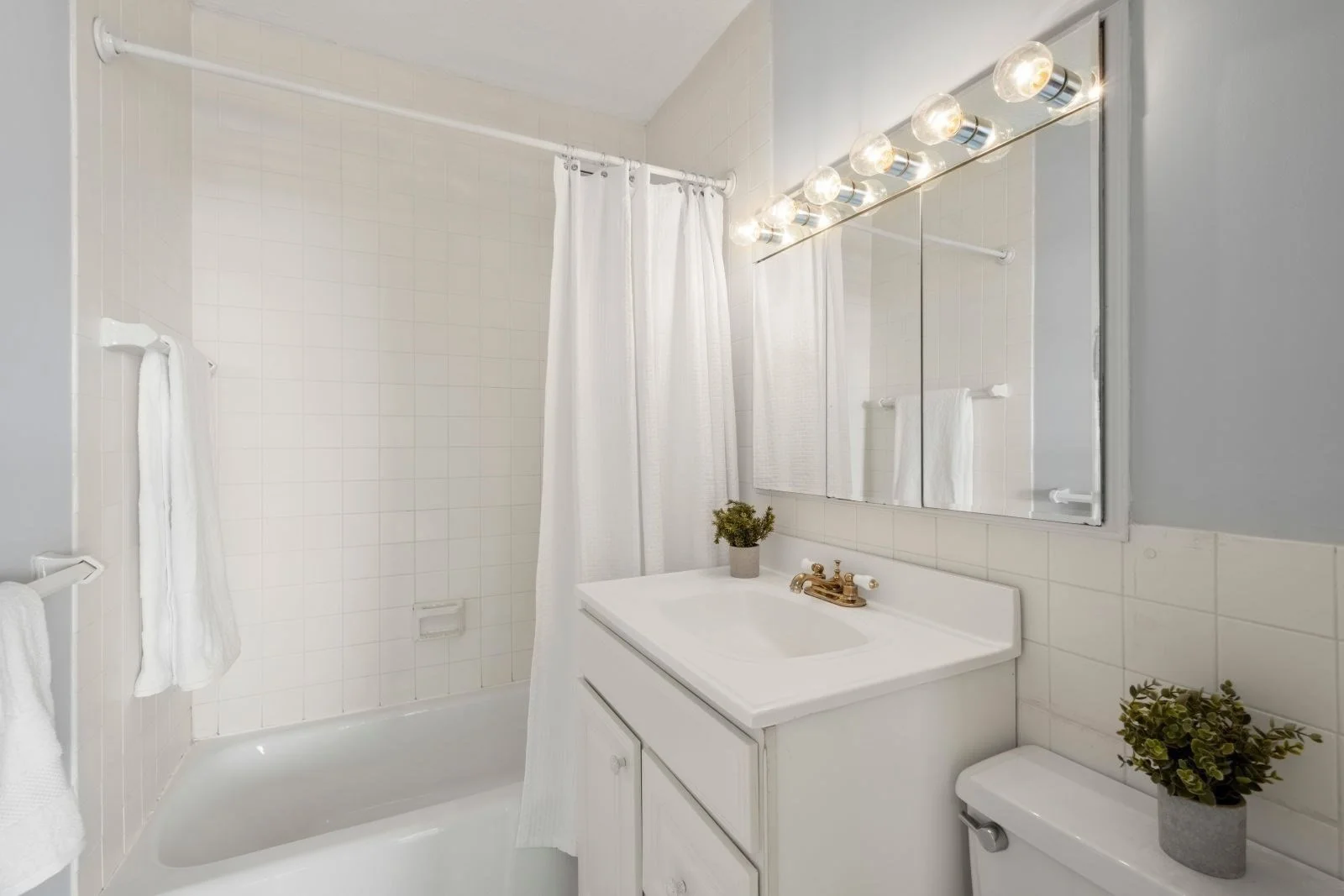1 bed, 1 bath apartment for rent at 85 East India Row Unit 30E, Boston Downtown — photo 11 of 14
