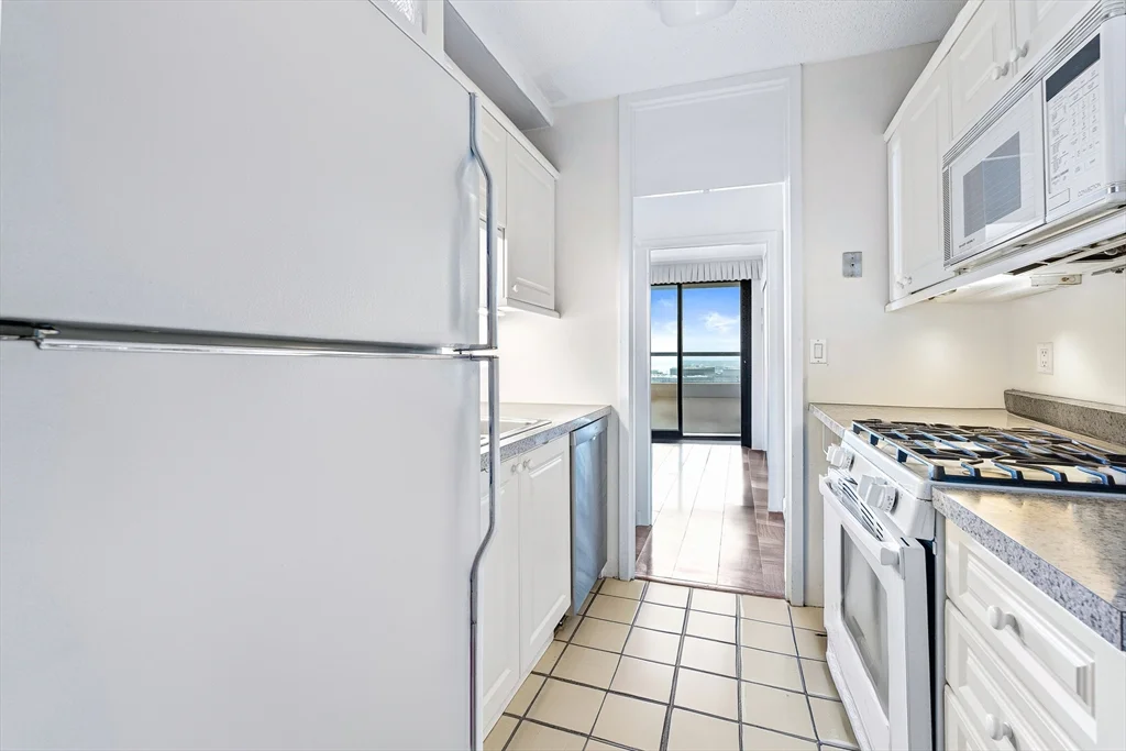 1 bed, 1 bath apartment for rent at 85 East India Row Unit 36C, Boston Downtown — photo 12 of 12