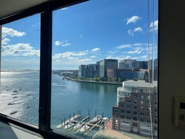 1 bed, 1 bath apartment for rent at 85 East Inida Row Unit 12D, Waterfront — photo 2 of 18