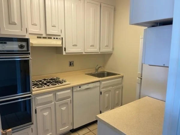 1 bed, 1 bath apartment for rent at 85 East Inida Row Unit 12D, Waterfront — photo 5 of 18