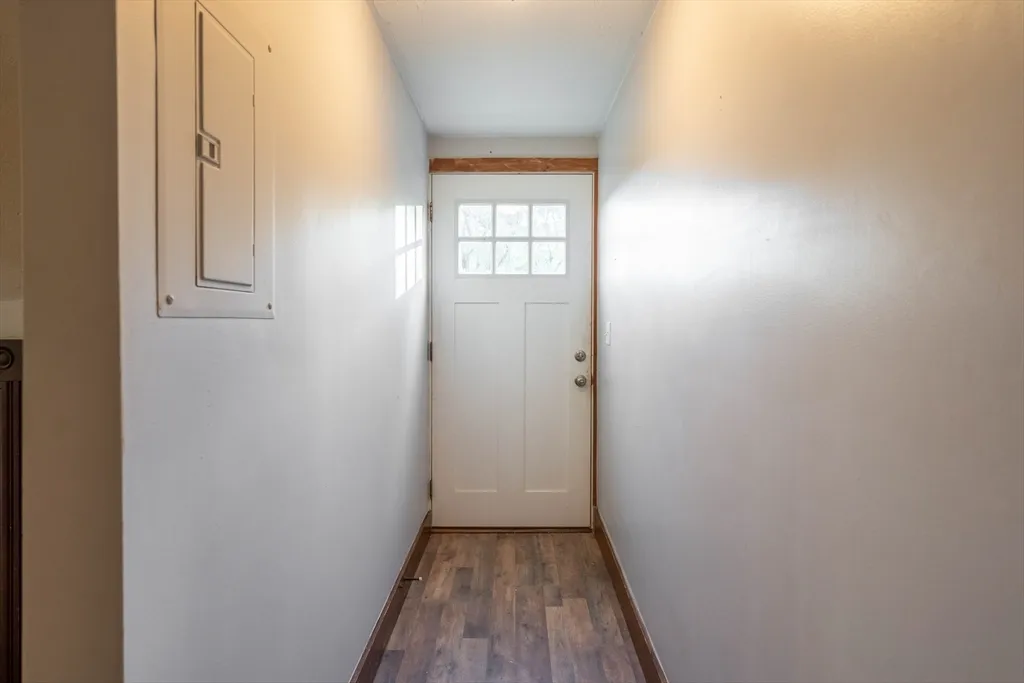 3 bed, 1 bath apartment for rent at 85 E Main Unit 3, West Brookfield — photo 4 of 25
